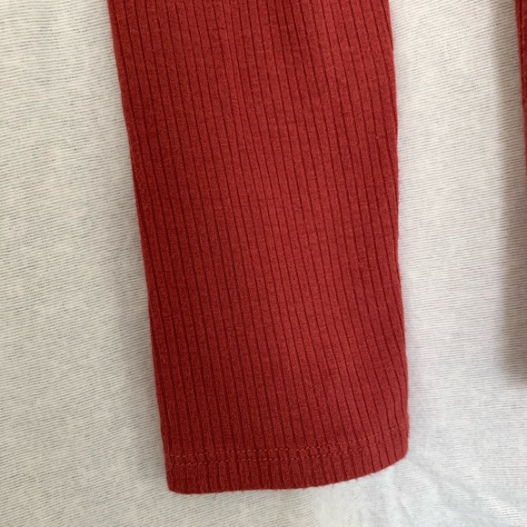 Sexy Ambiance top with turtleneck like accent - Picture 4 of 5